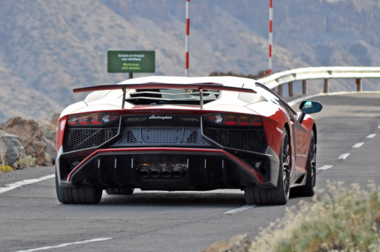 Reactive Lamborghini Aventador