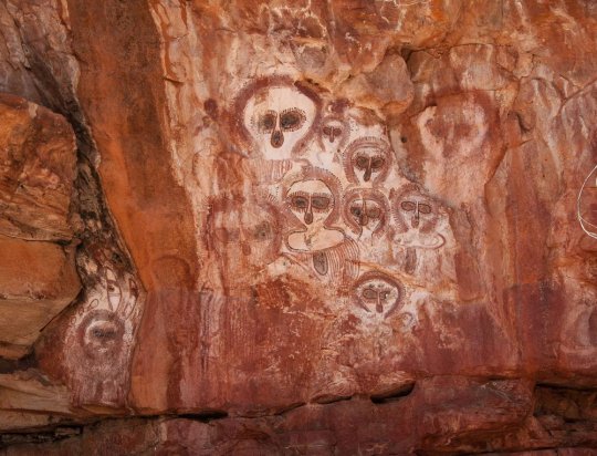 ვანჯინა - უცხოპლანეტელების 5000 წლის წინანდელი გამოსახულებები ავსტრალიაში