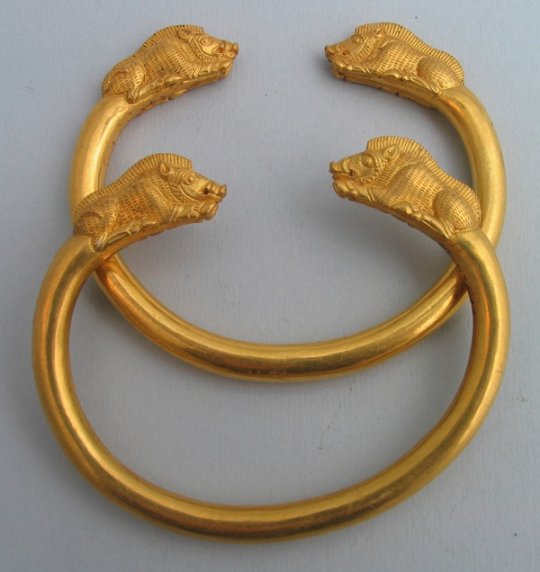 კოლხეთი. Bracelets. Gold. Diameter 5.3 cm,  5.27 cm. Colchis. Vani.