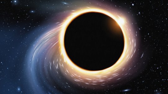 რა ხდება შავ ხვრელში?