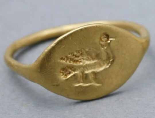 ოქროს კოლხური ბეჭედი ფრინველის გამოსახულებით. ვანი. ძვ.წ. 400-330 წწ.