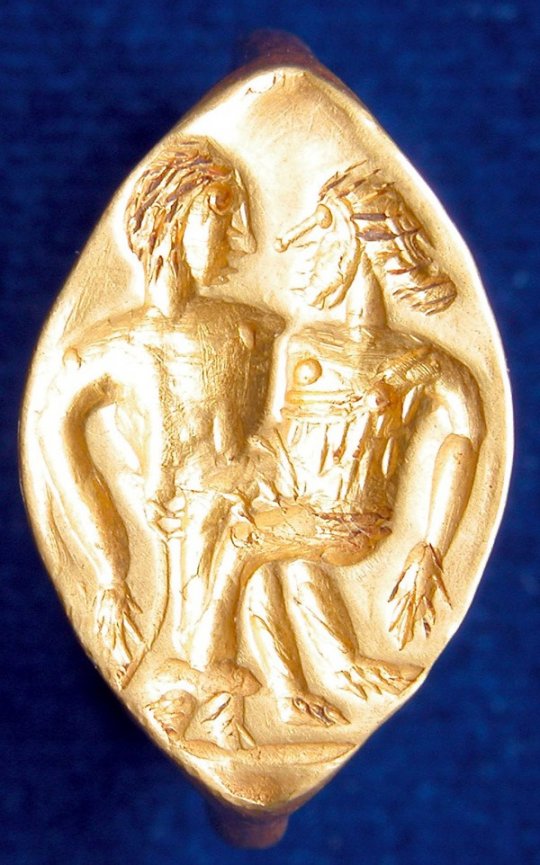 საბეჭდავი ბეჭედი. ოქრო. 2.1X1.4; ვანის N22 სამარხი. ძვ.წ. IV ს.