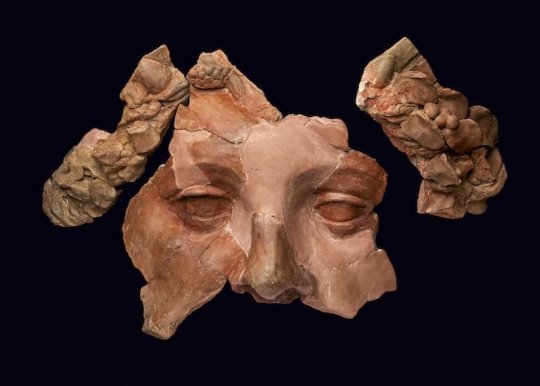 დიონისეს ნიღაბი. ძვ.წ. II-I სს. ვანი.