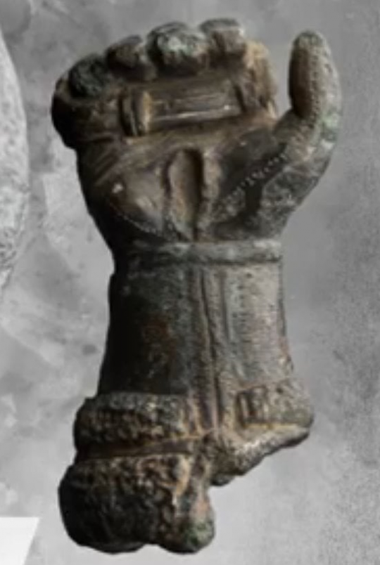 მოკრივის ხელი. ბრინჯაო. ძვ.წ. III-I სს. ვანი.