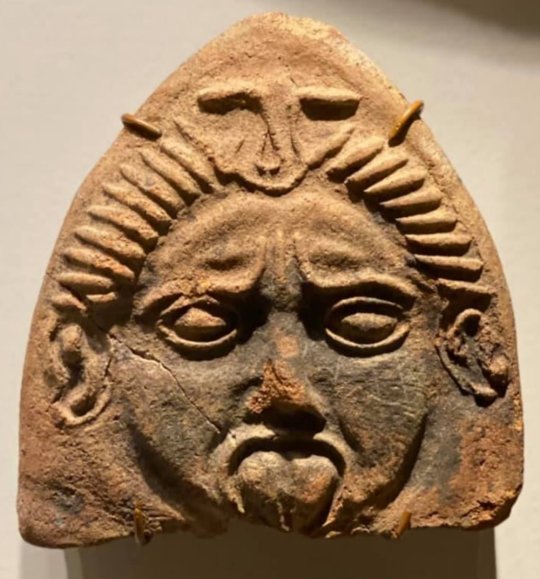 კოლხური ნიღაბი. ვანი. ძვ.წ. II ს.