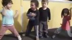 ზე სახალისო ვიდეო ანუ უსაყვარლესი პატარების მიერ შესრულებული "ჰაკა".