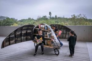 პირველად მსოფლიოში ''საგანმანათლებლო ჭიამაია''-ს ფორმის მობილური ბიბლიოთეკა