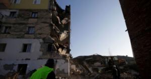 6.4 ბალიანი მიწისძვრა ალბანეთში გარდაცვლილია მინიმუმ 13 ადამიანი