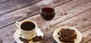 ავტორიტეტულმა კარდიოლოგმა წითელი ღვინოს, ყავის და შოკოლადის მავნებლობას მითი უწოდა