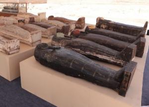 საკარაში არქეოლოგებმა 250 სარკოფაგი აღმოაჩინეს მუმიებით და ბრინჯაოს ქანდაკებებით