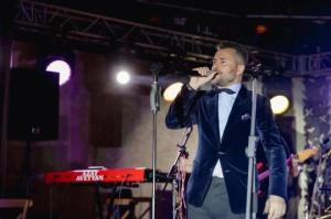 "პოლიტიკურად არაკორექტულია" ირაკლი ფირცხალავამ სიმღერა "ლონდონ-პარიზი" "ვოლგა-ირტიშად" გადააკეთა (ვიდეო)