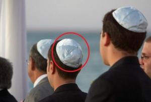 იცით, რატომ ატარებენ ებრაელები თავზე ამ პატარა ქუდებს?