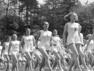 "პატარძლების სკოლა" და რატომ ათხოვებდა ჰიტლერი გოგონებს გარდაცვლილ ჯარისკაცებზე