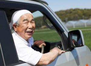იაპონიაში საგზაო პოლიციამ დააკავა მოხუცი, რომელიც 60 წლის მანძილზე მართვის მოწმობის გარეშე ატარებდა მანქანას