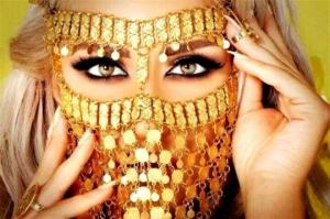 რატომ ატარებენ მუსლიმი ქალები ამდენ ოქროს? მიზეზი მართლაც გაგაოგნებთ!