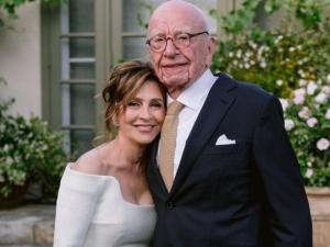 ბედნიერება ვუსურვოთ "ახალგაზრდებს" - 93 წლის მილიარდელი 67 წლის ქალზე დაქორწინდა
