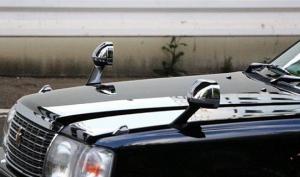 იცით, რატომ არის იაპონურ მანქანებზე სარკეები უფრო ახლოს ფარებთან, ვიდრე საქარე მინასთან?