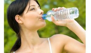 რა მოხდება თუკი არ დალევთ წყალს საკმარისად: 6 ნეგატიური შედეგი