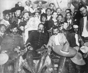 მექსიკის რევოლუციის ბელადები, ემელიანო საპატა და პანჩო ვილია 1916 წელი.