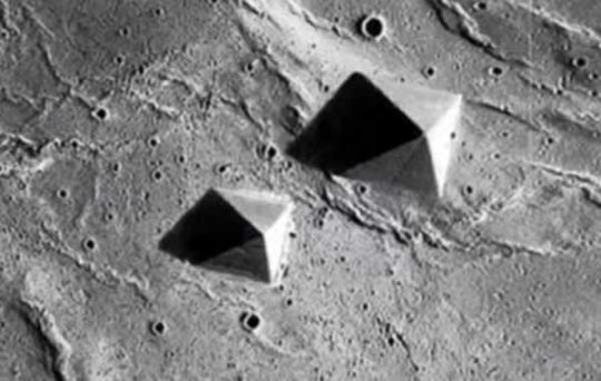 პირამიდები მთვარეზე - პასუხგაუცემელი კითხვები