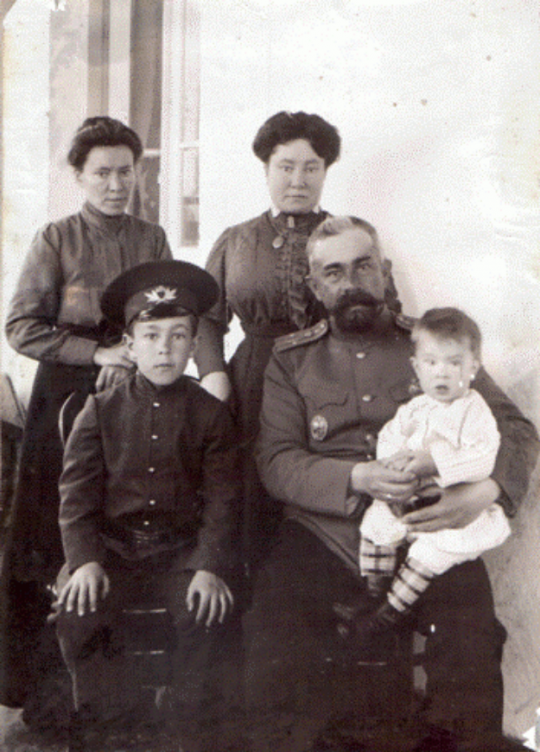ვასილ თეთრუაშვილი,  გაბრიელის ძე (1872-1915) - რუსეთის არმიის გენერალ-მაიორი (1915)