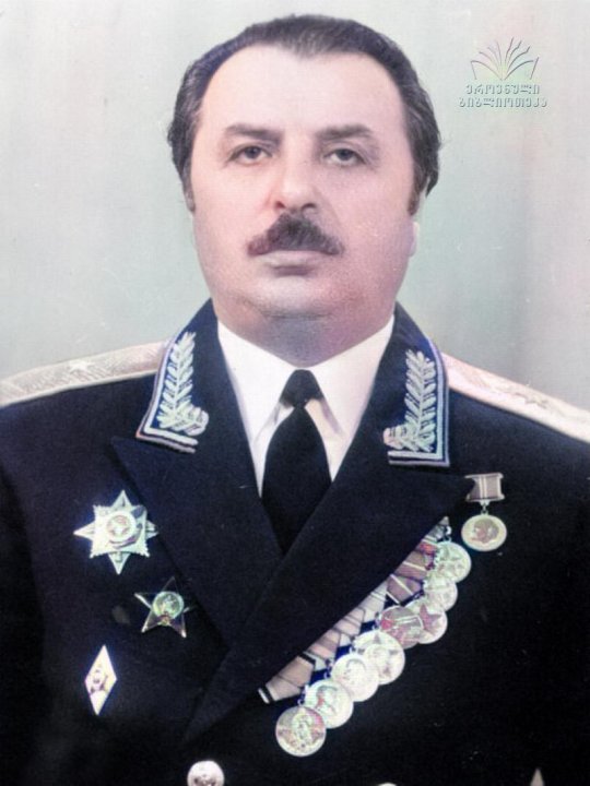 ნოდარ გუჯაბიძე,  აკაკის ძე (დაიბადა 1929 წელს) - საბჭოთა კავშირის გენერალ-მაიორი (13.02.1976)