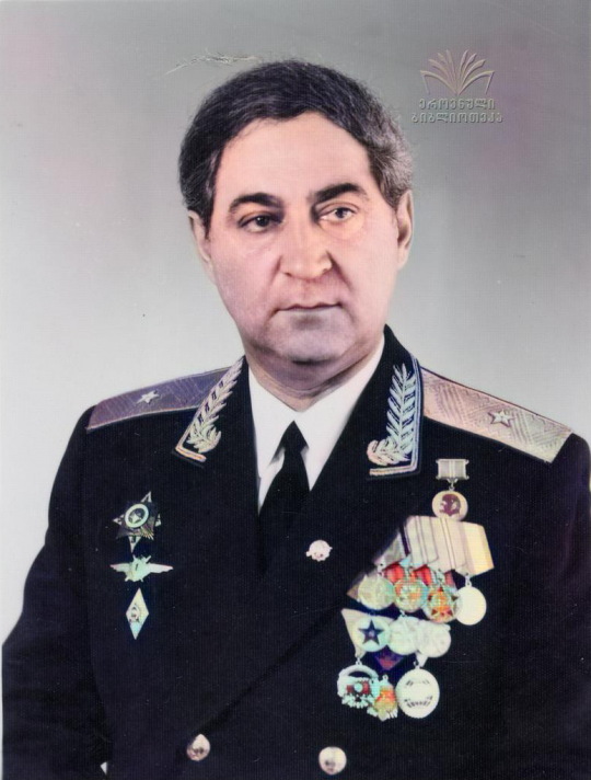 გაიოზ ნანეიშვილი,  ვლადიმერის ძე (1929-1990) - საბჭოთა კავშირის ავიაციის გენერალ-მაიორი (02.11.1972)