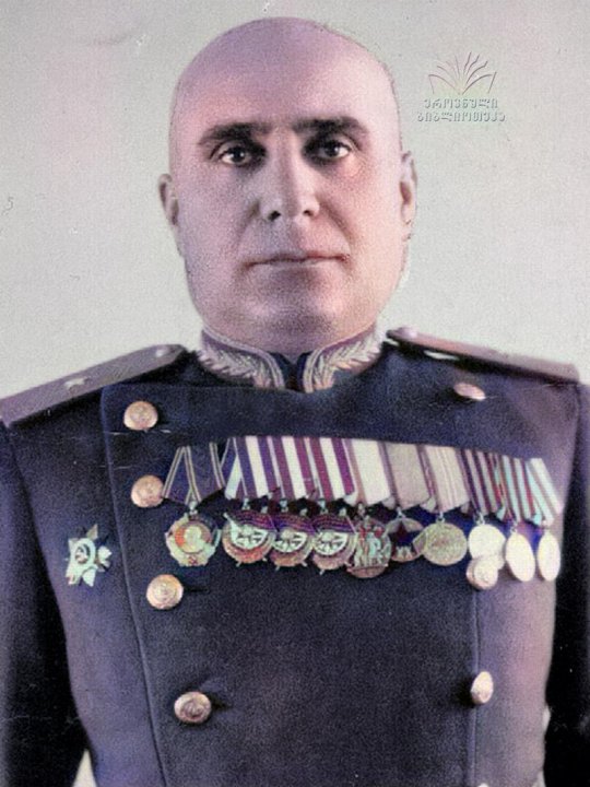 მიხეილ როსტომაშვილი,  ენუქის ძე (1902-1987) - საბჭოთა კავშირის გენერალ-მაიორი (26.05.1943)