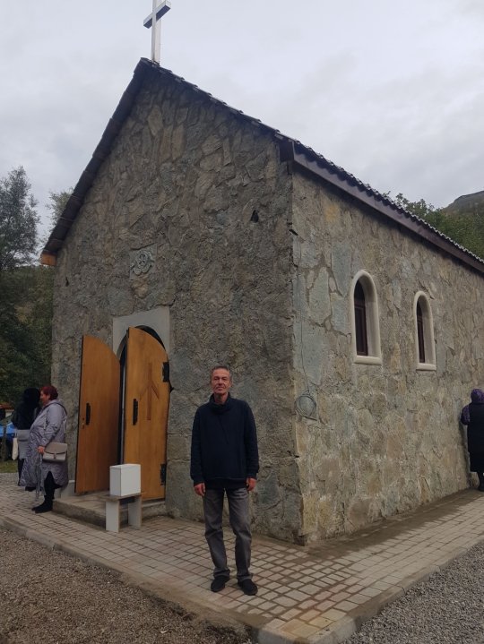 გთხოვთ გავუწიოთ ბიჭს დახმარება საჩქარო ოპერაციისთვის  რომელიც მას ძალიან საჩქაროდ სჭირდება.
