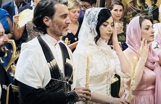 კადრები მარიამ შარმანაშვილისა და კარლო პონტის ჯვრისწერის ცერემონიიდან