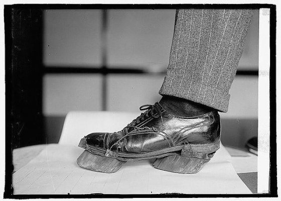 ასეთ ფეხსაცმელს ატარებდნენ 1922 წელს არყის გამომხდელები