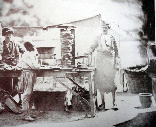 ფოტოზე პირველად აღბეჭდილი "საშაურმე", ოტომანთა იმპერია (ოსმალეთი), 1855 წელი.