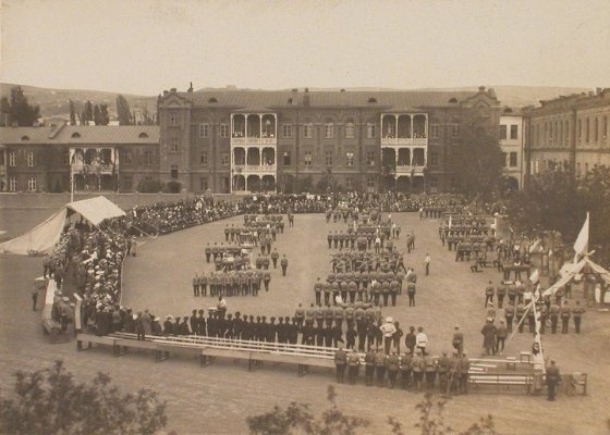 თბილისისის იუნკერების სკოლის სამწყობრო მოედანი. 1914 წ