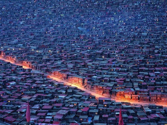 ლარუნგ გარის ბუდისტური აკადემია. ქალაქი სერტარი, ტიბეტის ავტონომიური ოკრუგი, ჩინეთი.