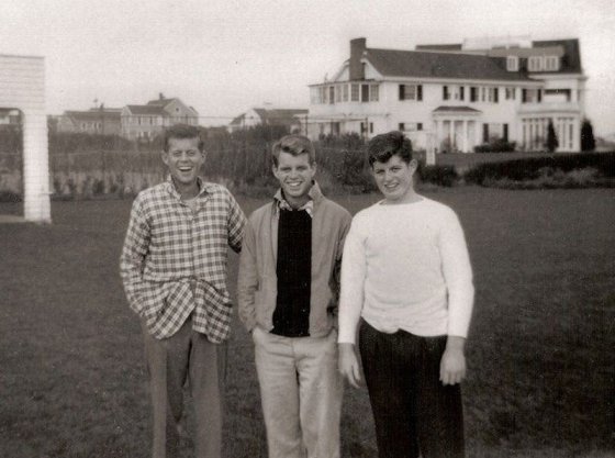ძმები კენედები:ჯონი,ბობი და ტედი-გასული საუკუნის 30-იანი წლები