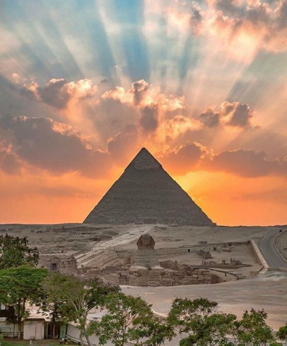 გიზას პირამიდა მზის ამოსვლა ეგვიპტეში