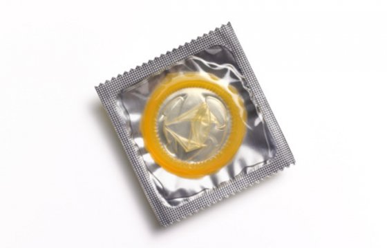ქუთაისში სკოლის მოსწავლეს პრეზერვატივი გადასცდა