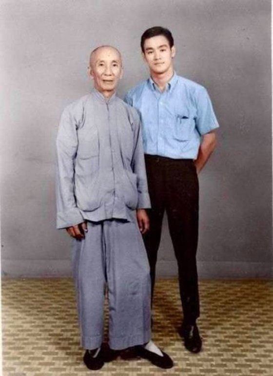 19 წლის ბრიუს ლი და მისი მასწავლებელი, 1958 წელი