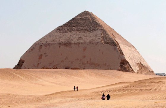 დაჰშურის დახრილი პირამიდა - ეგვიპტე.