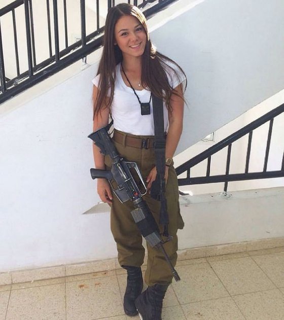 ულამაზესი ებრაელი სამხედრო გოგონა, მისმა ღიმილმა არ მოგატყუოთ პროფესიონალი სამხედროა