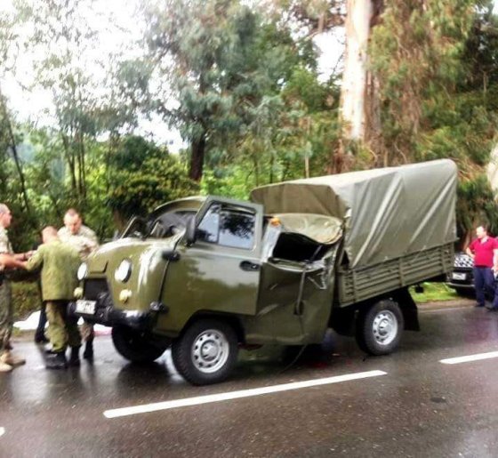 ოკუპირებულ აფხაზეთში ოკუპანტების მანქანას ხე დაეცა და ორი სამხედრო შეიწირა