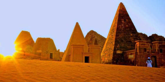 სუდანის პირამიდები ნუბიის უდაბნოში