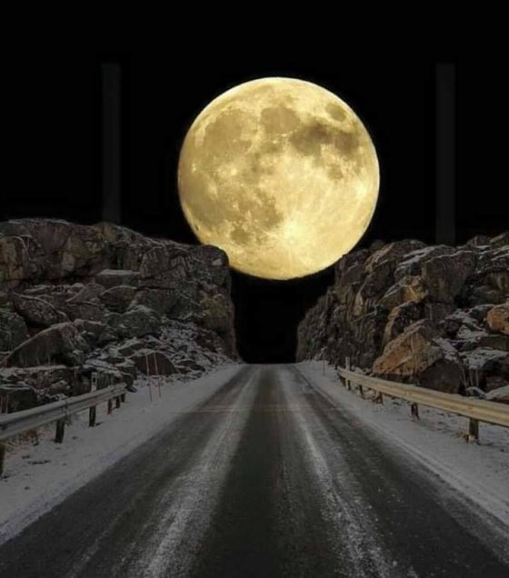წარმოუდგენელი სანახაობა: სავსე მთვარე ნორვეგიაში