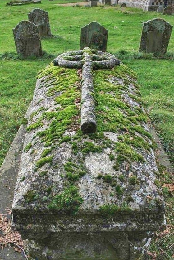 Tomb of The Legendary Robin Hood in Yorkshire, England