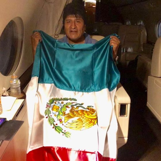ბოლივიის ყოფილი პრეზიდენტი ევო მორალესი ბოლივიიდან მექსიკის თვითმფრინავმა გაიყვანა