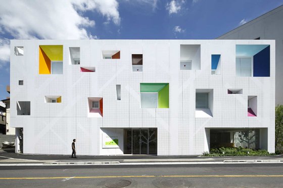 ბანკის "Sugamo SHinkin Bank" ფილიალი ტოკიოში