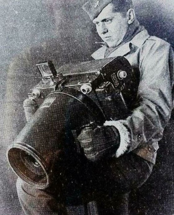 ფოტო აპარატი , რომელსაც საჰაერო გადაღებების დროს იყენებდნენ ომის ჟამს
