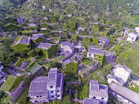 ჰუტუანი - მიტოვებული სოფელი ჩინეთში, რომელიც ხავსსა და მცენარეებშია ჩაფლული