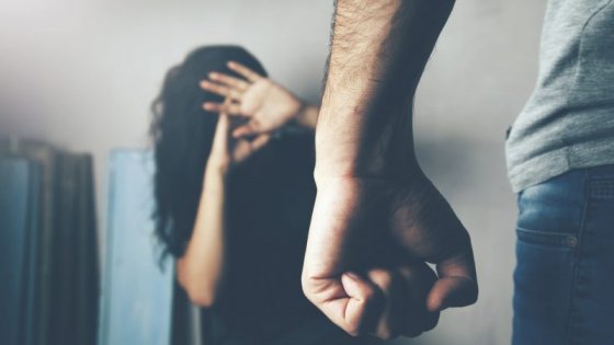 ოჯახური ძალადობა