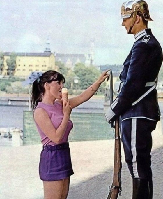 შვედი გოგონა აწვალებს ჯარისკაცს, 1970-იანი წლები